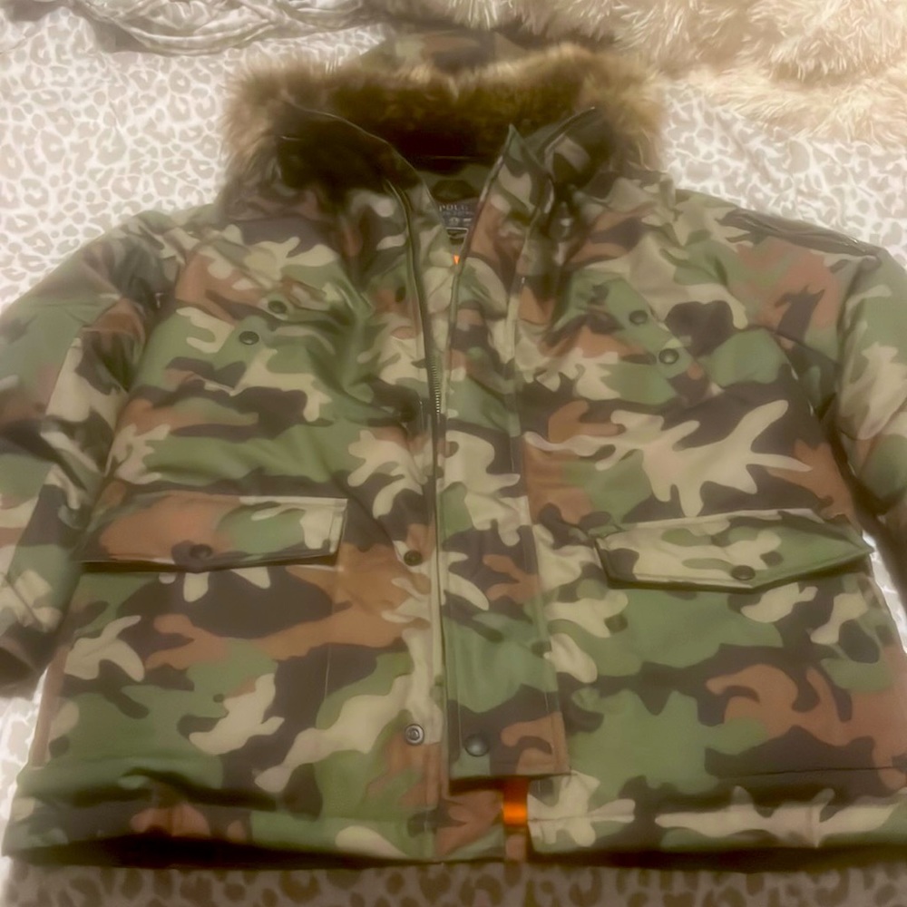 Camo puffer coat